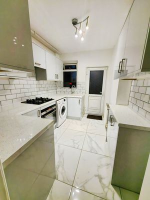 Kitchen- click for photo gallery
